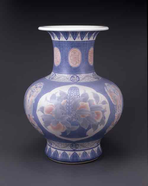 即決価格！高麗青磁写牡丹象嵌水指 陶聖 板谷波山 作＊94 板谷 波山 | 茨城県陶芸美術館デジタルアーカイブ