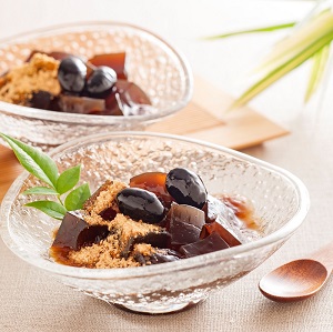 京都 萬屋琳窕（よろずやりんちょう） 【父の日】黒豆入り黒糖わらび餅